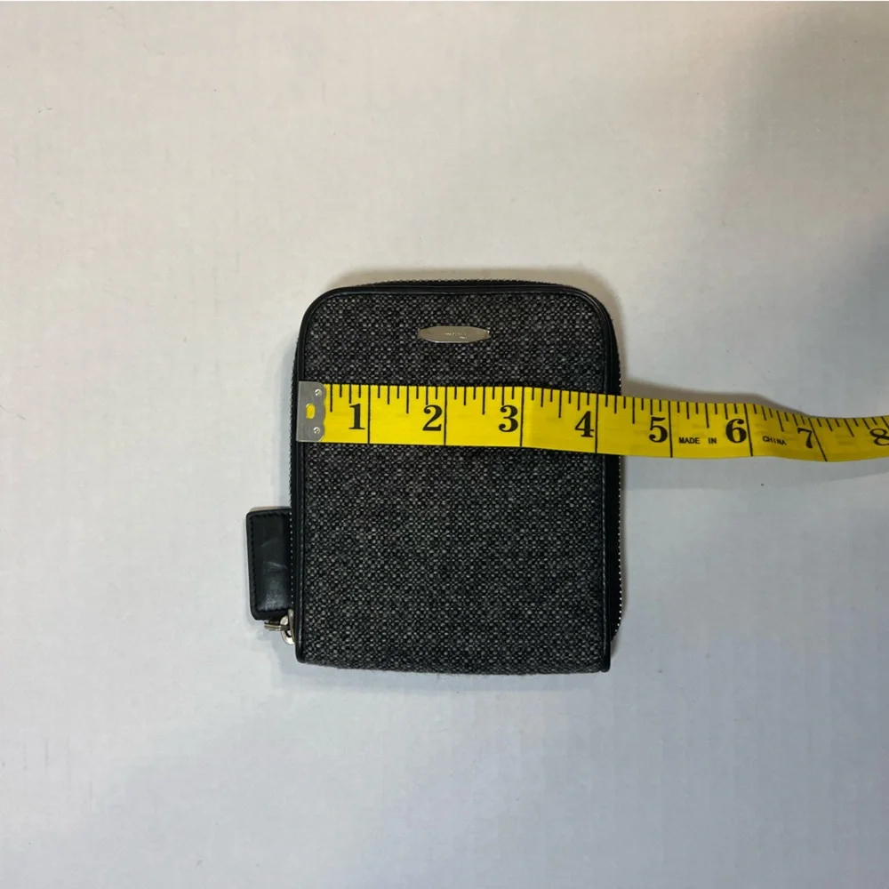 Salvatore Ferragamo,‎ compact zip around wallet